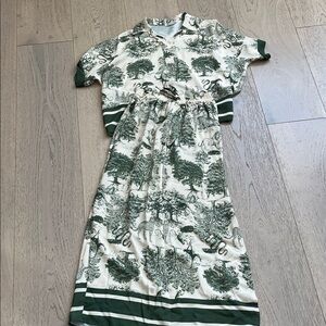 Elegant Green and White Tree Print Set